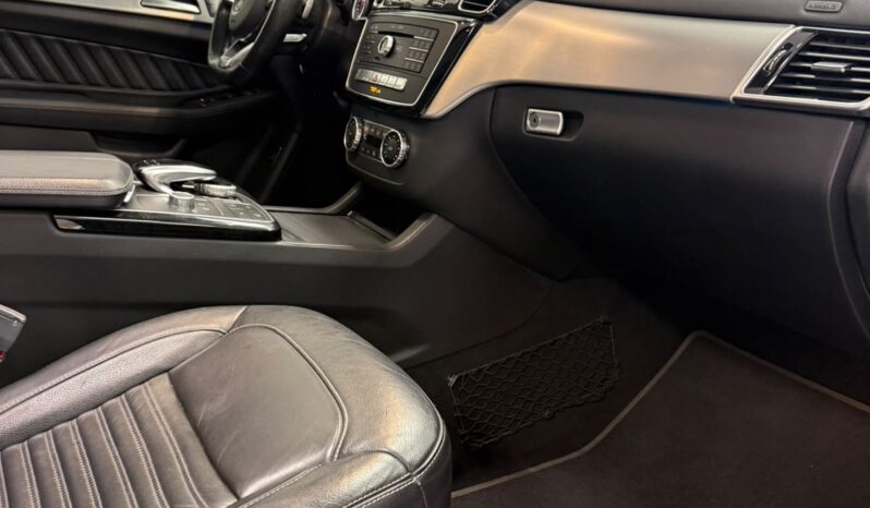 
								Mercedes GLE Coupe full									