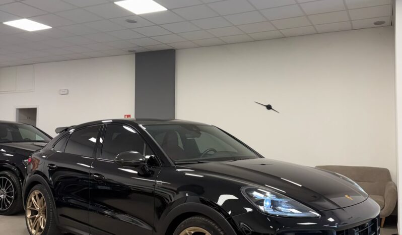 
								Porsche Cayenne Coupe Turbo GT full									