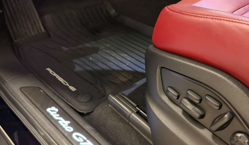 
								Porsche Cayenne Coupe Turbo GT full									